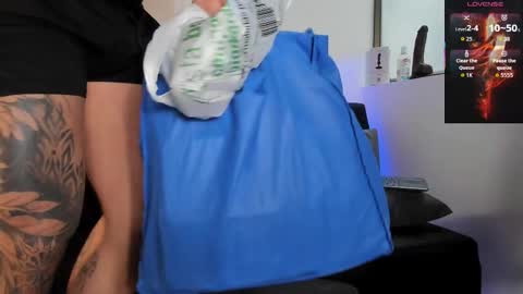 Teo Ferrer online show from November 4, 8:30 pm