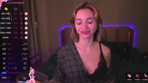 Snapshot of teona_amore chatting on February 12, 6:40 am Teya online show from February 12, 6:40 am