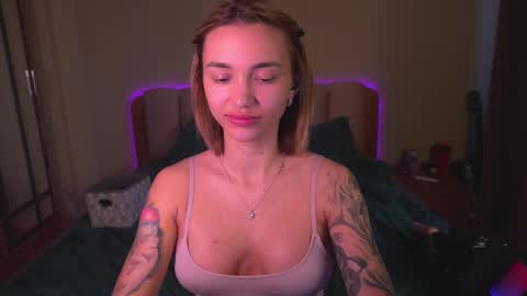 Snapshot of teona_amore chatting on March 10, 9:21 am Teya online show from March 10, 9:21 am