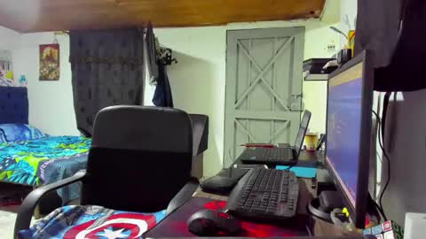 Snapshot of teoyes_ chatting on November 6, 11:48 pm teoyes_ online show from November 6, 11:48 pm