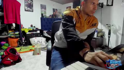 teoyes_ online show from March 29, 2:44 am