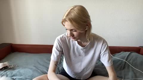 Anna online show from March 16, 5:44 am