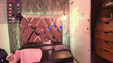 Snapshot of terraelowen chatting on October 22, 11:32 am Terra Elowen online show from October 22, 11:32 am