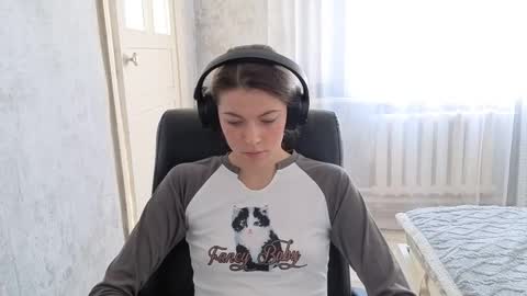 Anny Simpson online show from October 8, 4:43 am