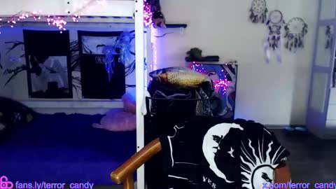 CRY BABY online show from January 17, 11:30 pm