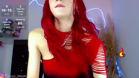 Snapshot of tessa_moon__ chatting on November 12, 9:25 pm Tessa online show from November 12, 9:25 pm