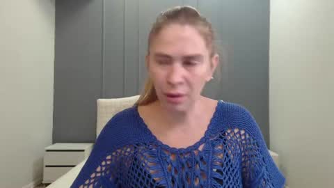 Snapshot of tessadaybreak chatting on July 19, 6:39 am tessadaybreak online show from July 19, 6:39 am