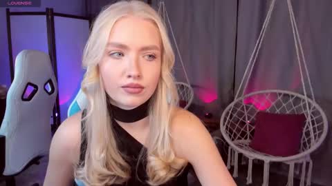 Snapshot of tessahamilton chatting on November 16, 7:58 am TessaHamilton online show from November 16, 7:58 am