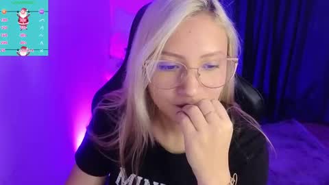 Snapshot of tessawhisnton chatting on December 19, 8:34 pm Tessy online show from December 19, 8:34 pm