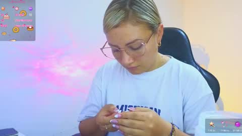 Snapshot of tessawhisnton chatting on September 19, 4:51 pm Tessy online show from September 19, 4:51 pm