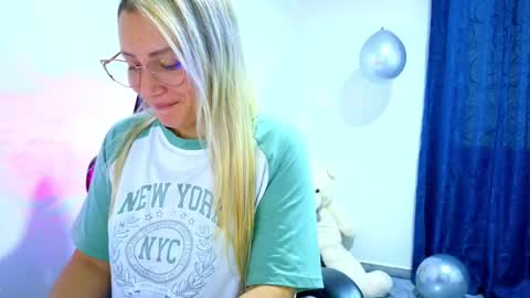 Snapshot of tessawhisnton chatting on October 15, 1:44 pm Tessy online show from October 15, 1:44 pm