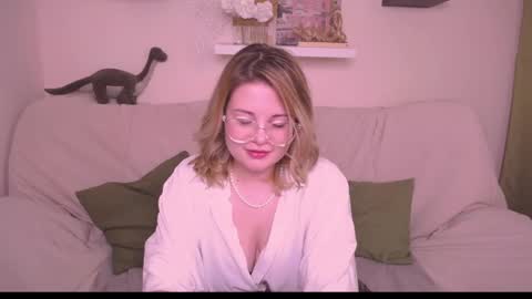 Snapshot of tesspleasure chatting on December 26, 7:03 am TESSA online show from December 26, 7:03 am