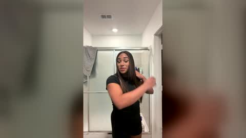 SELENE SANTOS online show from March 17, 7:17 pm