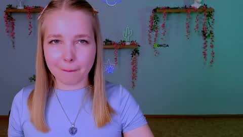 Snapshot of teya_starling chatting on April 4, 7:50 am teya_starling online show from April 4, 7:50 am