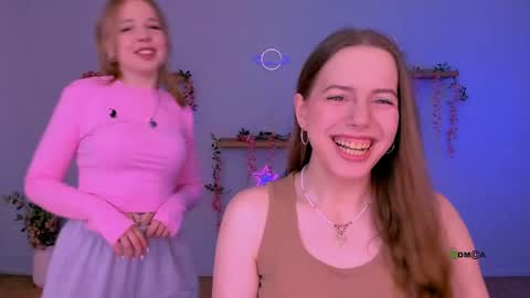 Snapshot of teya_starling chatting on April 18, 7:34 am teya_starling online show from April 18, 7:34 am