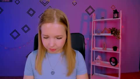 Snapshot of teya_starling chatting on April 26, 7:39 am teya_starling online show from April 26, 7:39 am