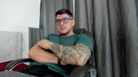 Snapshot of teylor_creed chatting on November 10, 7:35 pm teylor creed online show from November 10, 7:35 pm