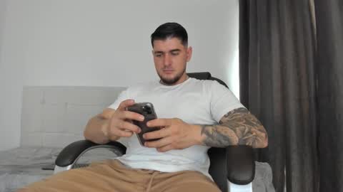 Snapshot of teylor_creed chatting on November 28, 7:49 pm teylor creed online show from November 28, 7:49 pm