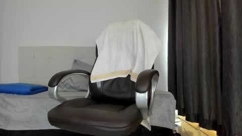 Snapshot of teylor_creed chatting on December 3, 7:34 pm teylor creed online show from December 3, 7:34 pm