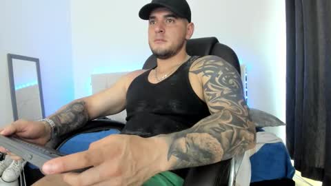 Snapshot of teylor_creed chatting on December 14, 6:23 pm teylor creed online show from December 14, 6:23 pm