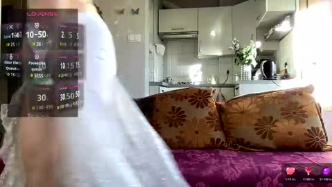 Teylor online show from November 6, 1:45 pm