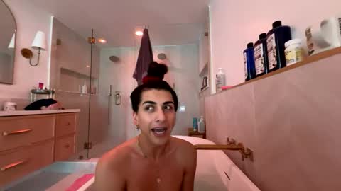 babygirlmami online show from February 10, 8:02 pm