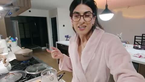 babygirlmami online show from February 15, 3:25 am