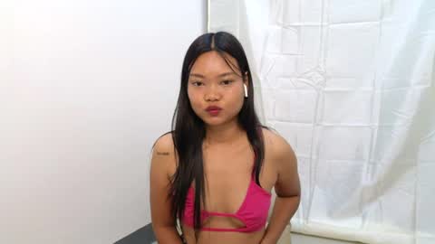 Snapshot of thailand4you chatting on June 16, 2:30 pm AbbieThai online show from June 16, 2:30 pm