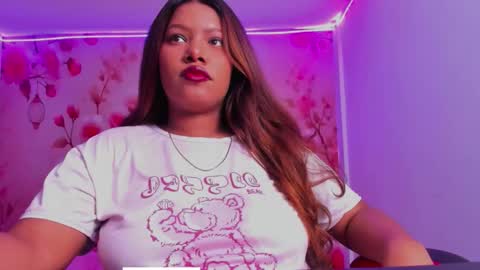 Snapshot of thais_waldrof chatting on November 17, 2:50 am Andreina online show from November 17, 2:50 am