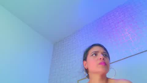 Snapshot of thalia888_ chatting on June 16, 7:05 pm thalia888_ online show from June 16, 7:05 pm