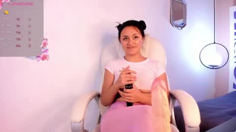 Snapshot of thalia_ecos chatting on June 9, 9:37 pm thalia_ecos online show from June 9, 9:37 pm