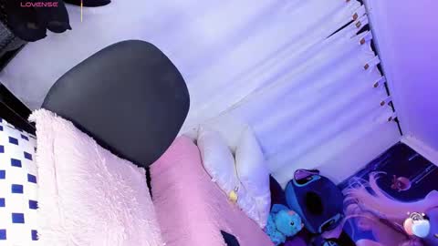 Snapshot of thalia_gil21 chatting on November 19, 1:05 am Thalia Girl online show from November 19, 1:05 am