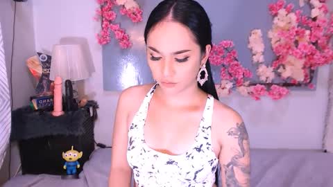 Thalia online show from October 24, 1:29 pm