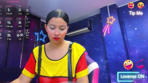 Thalia  online show from October 18, 1:01 pm
