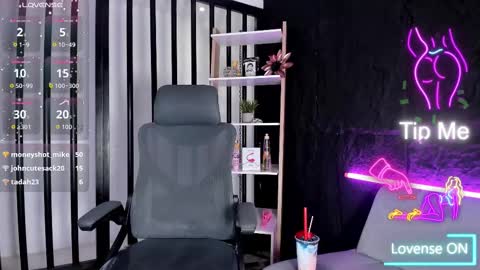 Snapshot of thaliabrooks_ chatting on September 10, 5:18 am Thalia online show from September 10, 5:18 am