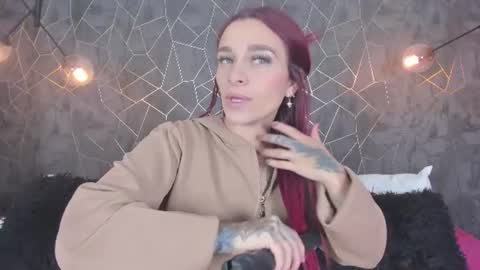 Snapshot of thalira_angels chatting on June 26, 1:04 pm THALIRA ANGELS online show from June 26, 1:04 pm