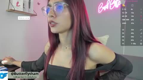 Snapshot of thamara_cooper_ chatting on June 25, 11:53 pm thamara_cooper_ online show from June 25, 11:53 pm