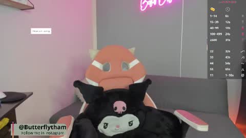 Snapshot of thamara_cooper_ chatting on June 29, 10:43 pm thamara_cooper_ online show from June 29, 10:43 pm