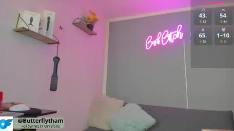 Snapshot of thamara_cooper_ chatting on July 6, 11:18 pm thamara_cooper_ online show from July 6, 11:18 pm