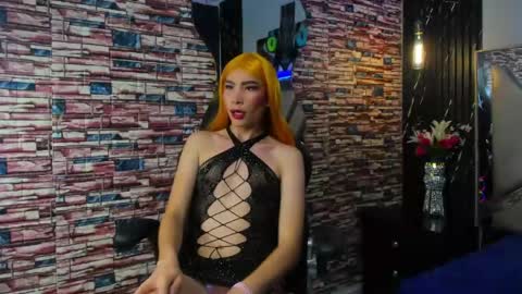 Snapshot of thamara_roberts chatting on May 2, 7:41 pm thamara_roberts online show from May 2, 7:41 pm