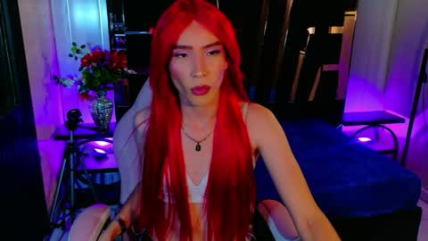 Snapshot of thamara_roberts chatting on May 9, 7:52 pm thamara_roberts online show from May 9, 7:52 pm