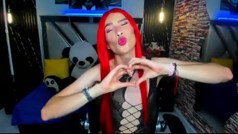 Snapshot of thamara_roberts chatting on May 10, 8:25 pm thamara_roberts online show from May 10, 8:25 pm