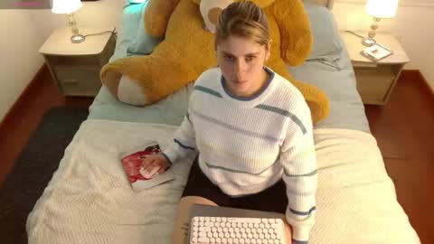 Snapshot of thamarajane1 chatting on January 8, 9:23 pm online show from January 8, 9:23 pm