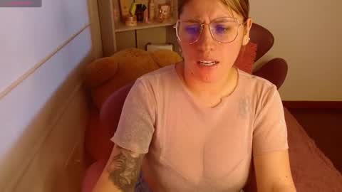 Snapshot of thamarajane1 chatting on January 23, 10:11 pm online show from January 23, 10:11 pm