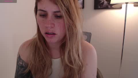 Snapshot of thamarajane1 chatting on June 5, 1:06 pm online show from June 5, 1:06 pm