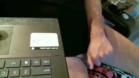 Snapshot of thameslee chatting on December 13, 2:21 am Thames online show from December 13, 2:21 am