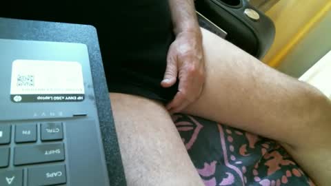 Snapshot of thameslee chatting on March 9, 5:28 pm Thames online show from March 9, 5:28 pm