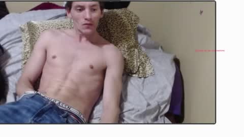 Snapshot of that1hippy chatting on February 9, 1:25 pm that1hippy online show from February 9, 1:25 pm