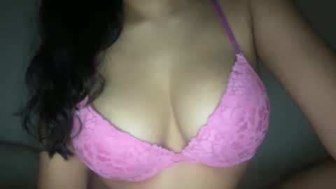 Snapshot of thatgirlmelanie chatting on May 13, 4:32 am Melanie online show from May 13, 4:32 am