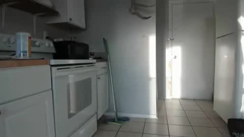 That guy  follow on X online show from April 21, 1:18 am